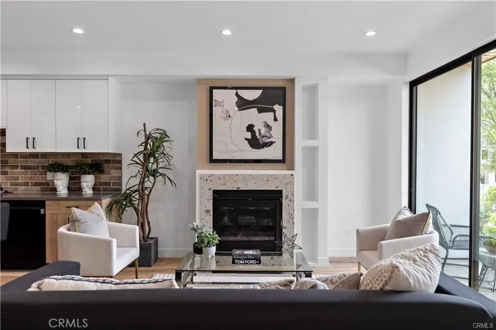 11858 W Flower Lane, Valley Village, California 91607