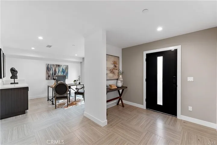 11858 W Flower Lane, Valley Village, California 91607