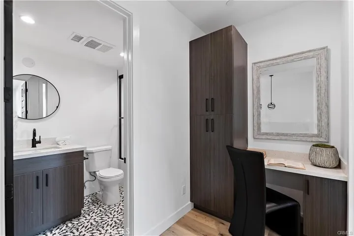 11858 W Flower Lane, Valley Village, California 91607