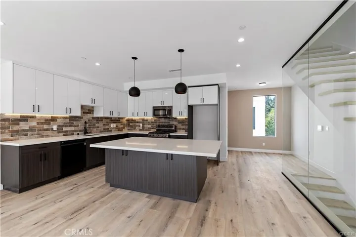 11858 W Flower Lane, Valley Village, California 91607
