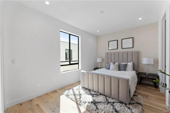 11858 W Flower Lane, Valley Village, California 91607