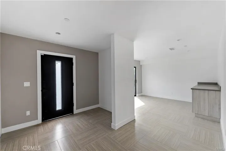 11858 W Flower Lane, Valley Village, California 91607