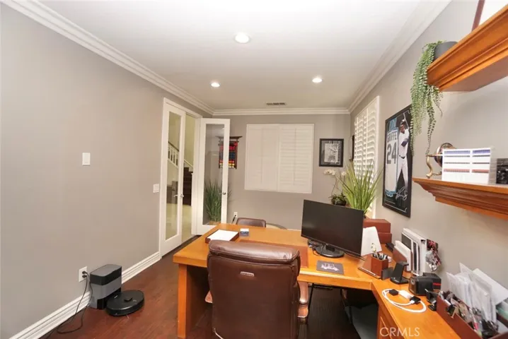 FIRST FLOOR OFFICE WITGH DUAL GLASS FRENCH DOORS