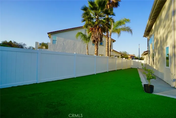 VINYL FENCING