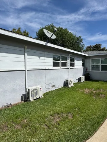 While facing from front, this is the right side of the duplex.