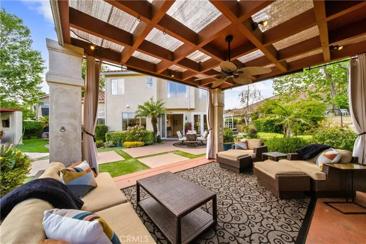 21634 Canyon Heights Circle, Saugus, California 91390
