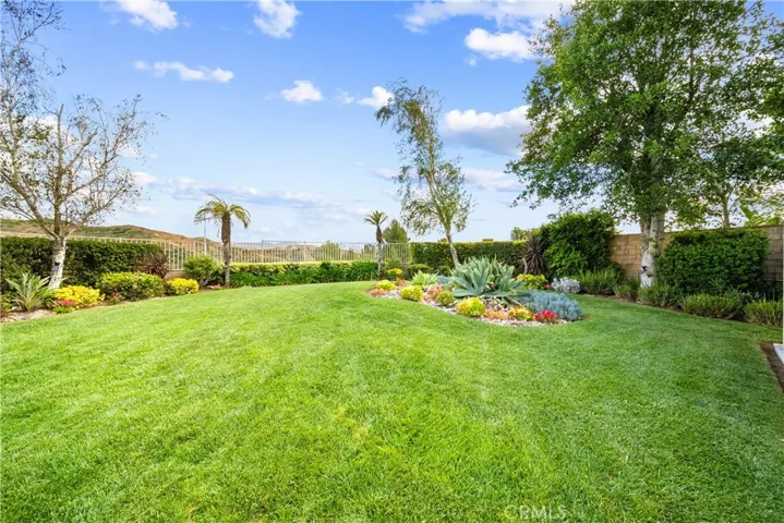 21634 Canyon Heights Circle, Saugus, California 91390