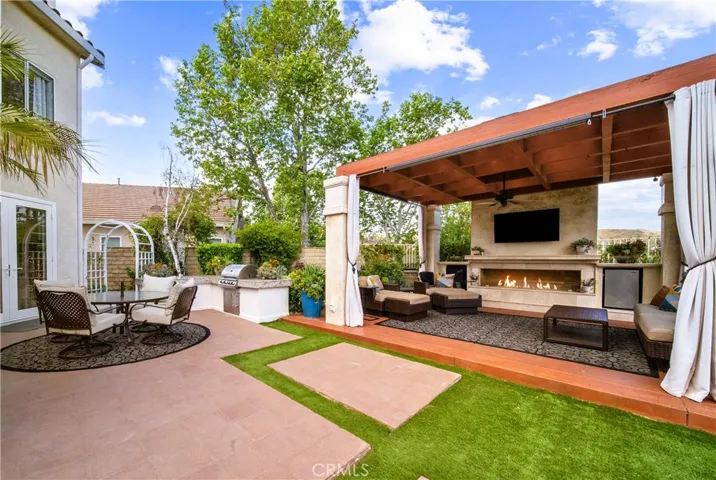 21634 Canyon Heights Circle, Saugus, California 91390