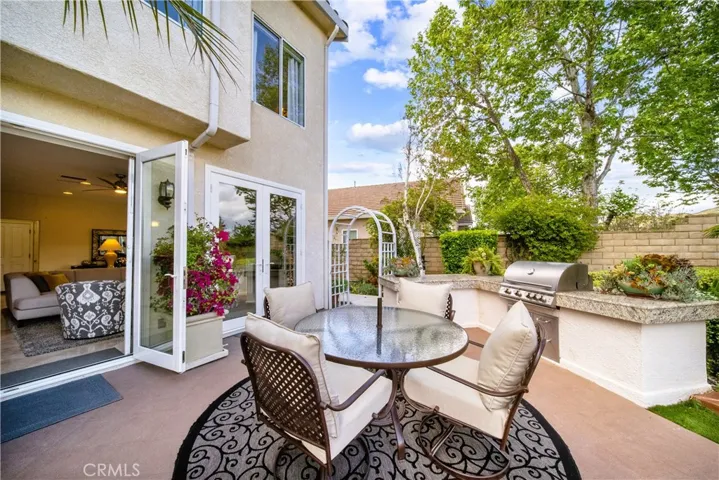 21634 Canyon Heights Circle, Saugus, California 91390