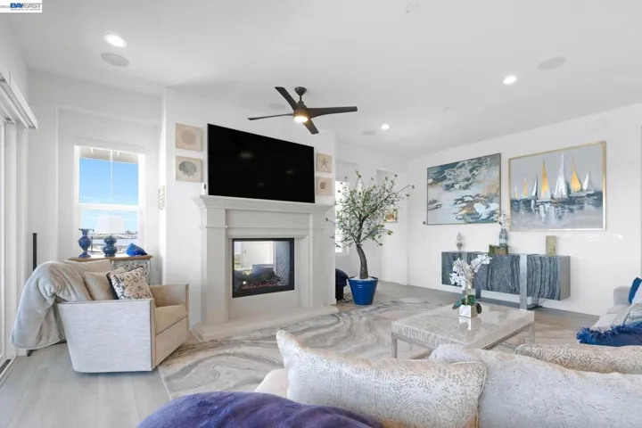 DUAL SIDED GAS FIREPLACE