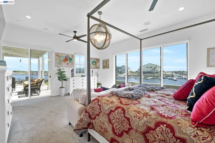 PRIVATE BATHROOMS IN EVERY BEDROOM!