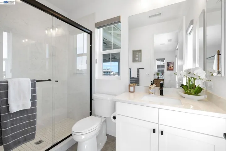 CONTEMPORARY AND BEAUTIFULLY UPDATED BATHROOMS