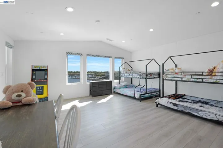 3RD LEVEL AREA WITH BATHROOM