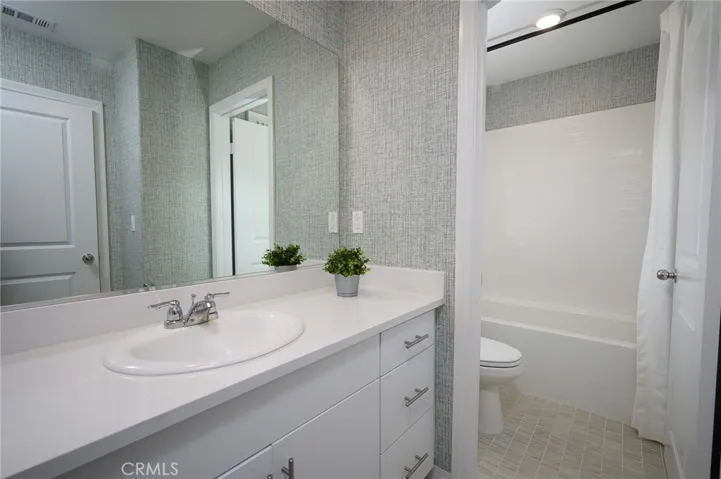2433 Gunner Ridge Way, Rialto, California 92377