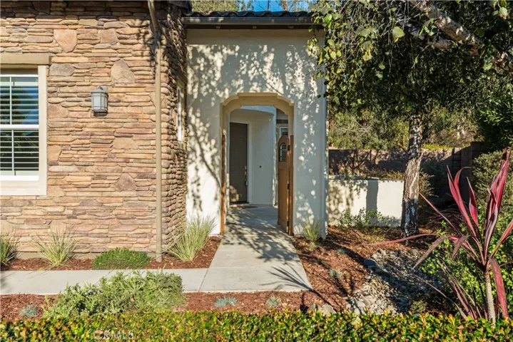 Stacked stone exterior