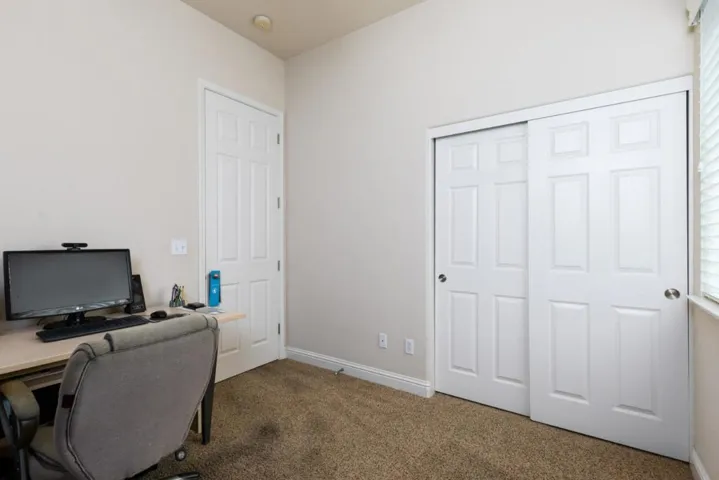 1827 N Joshua Avenue, Clovis, California 93619