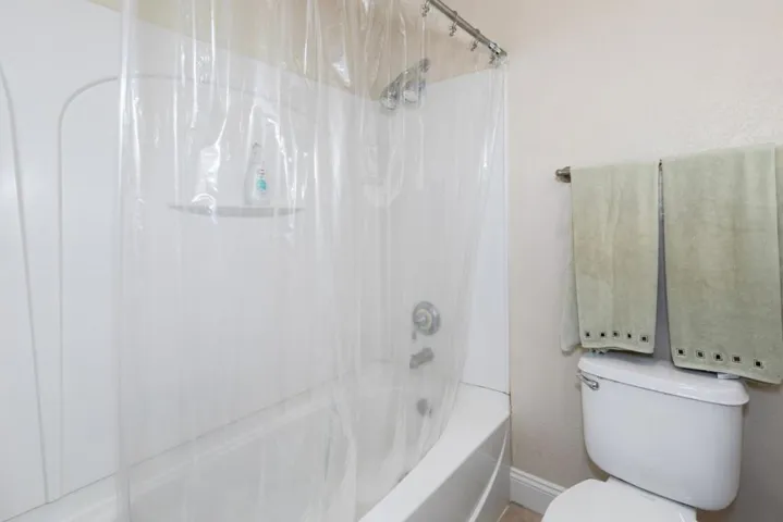 1827 N Joshua Avenue, Clovis, California 93619