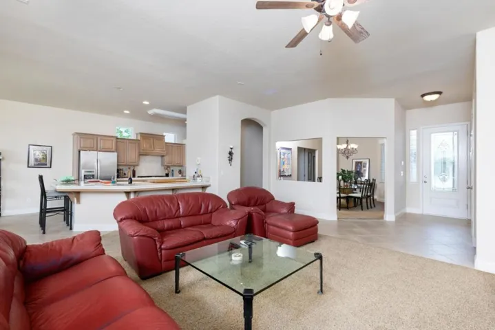 1827 N Joshua Avenue, Clovis, California 93619