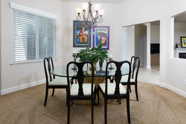 1827 N Joshua Avenue, Clovis, California 93619