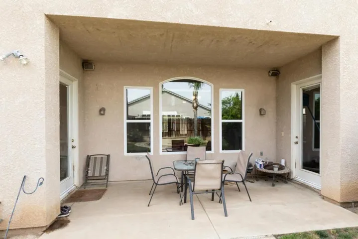 1827 N Joshua Avenue, Clovis, California 93619