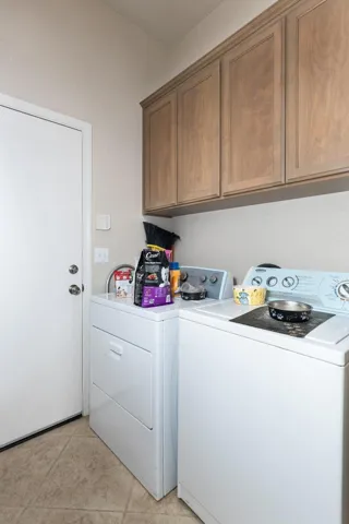 1827 N Joshua Avenue, Clovis, California 93619