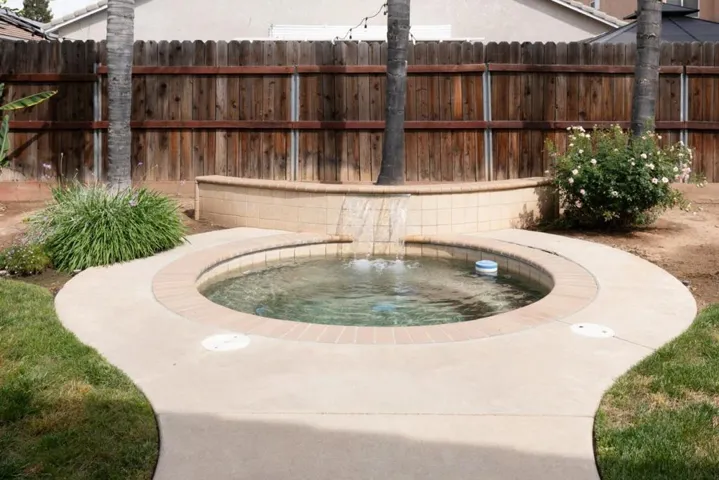 1827 N Joshua Avenue, Clovis, California 93619