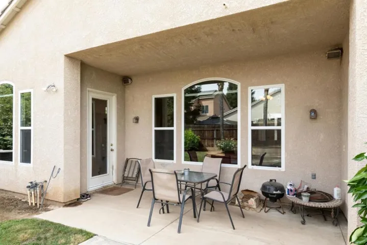 1827 N Joshua Avenue, Clovis, California 93619