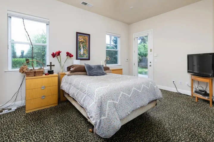 1827 N Joshua Avenue, Clovis, California 93619