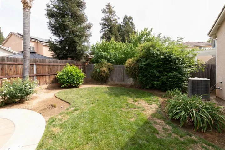 1827 N Joshua Avenue, Clovis, California 93619