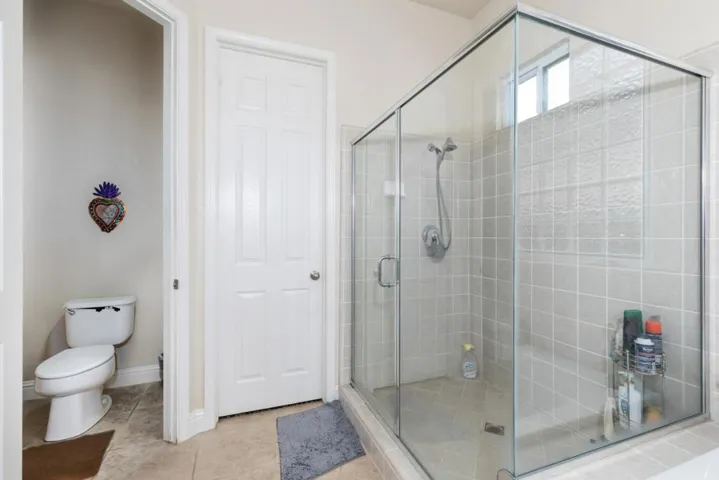 1827 N Joshua Avenue, Clovis, California 93619