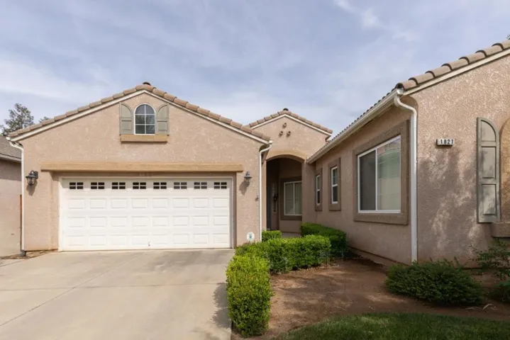 1827 N Joshua Avenue, Clovis, California 93619
