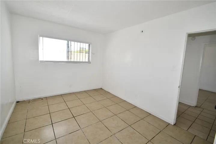 7104 San Pedro, Los Angeles, California 90003