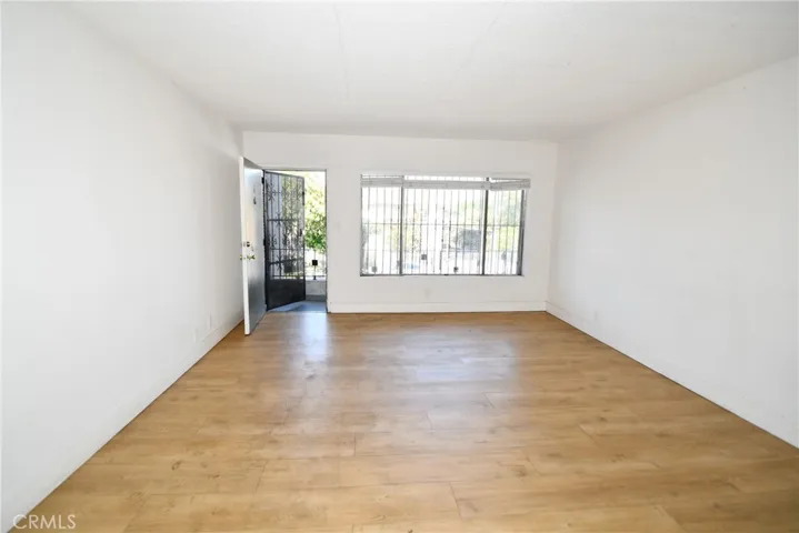 7104 San Pedro, Los Angeles, California 90003