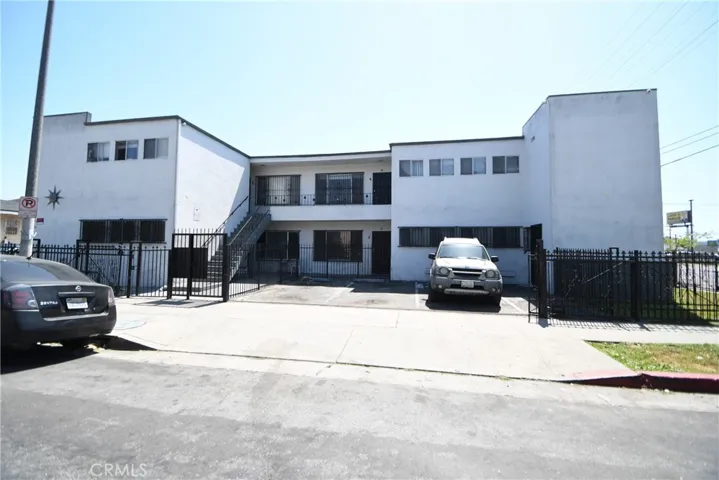 7104 San Pedro, Los Angeles, California 90003