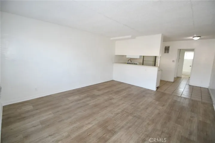 7104 San Pedro, Los Angeles, California 90003