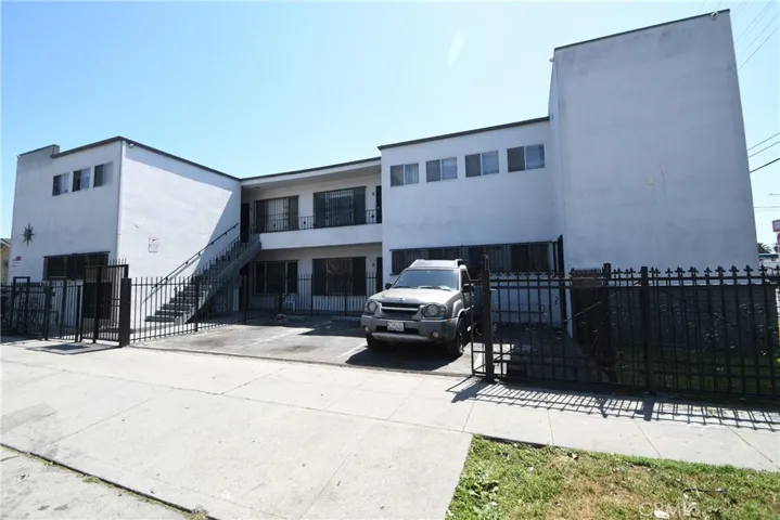 7104 San Pedro, Los Angeles, California 90003
