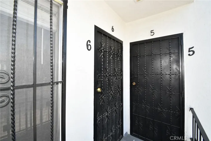 7104 San Pedro, Los Angeles, California 90003
