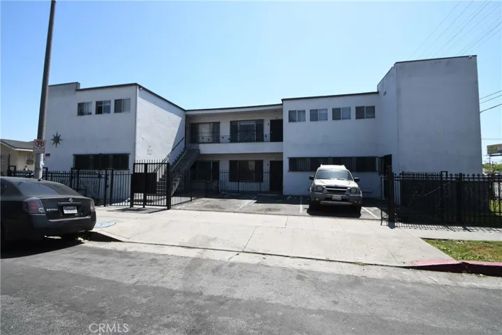 7104 San Pedro, Los Angeles, California 90003