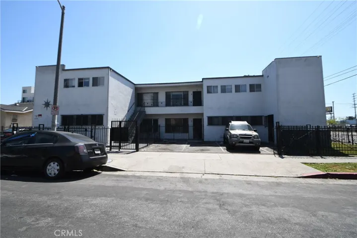 7104 San Pedro, Los Angeles, California 90003