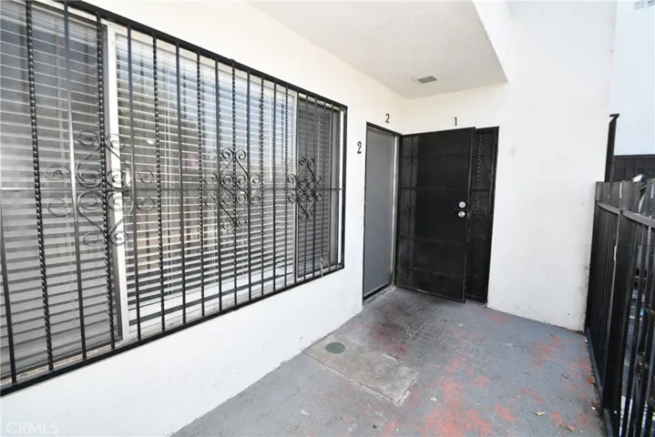7104 San Pedro, Los Angeles, California 90003