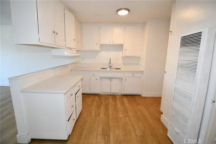 7104 San Pedro, Los Angeles, California 90003