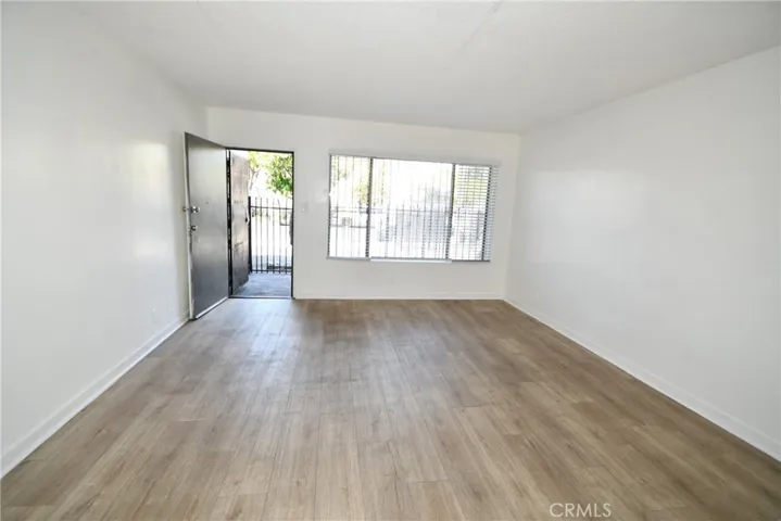 7104 San Pedro, Los Angeles, California 90003