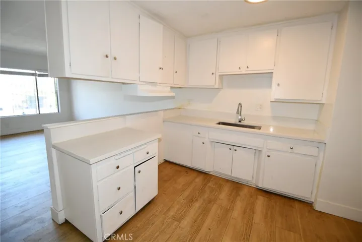 7104 San Pedro, Los Angeles, California 90003