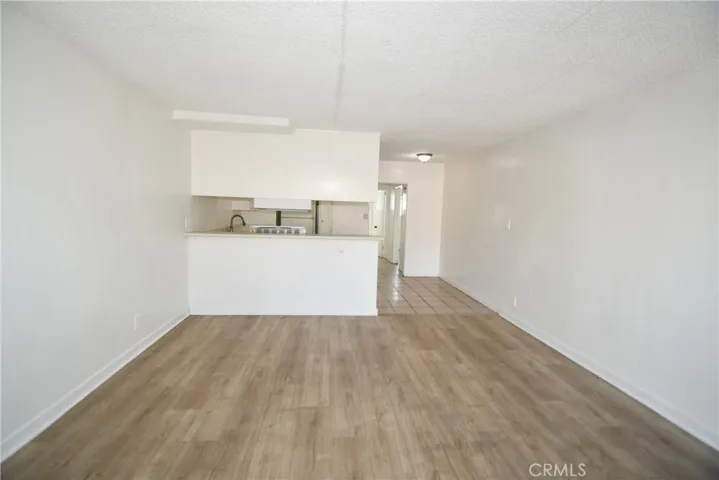 7104 San Pedro, Los Angeles, California 90003