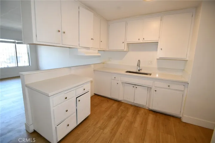 7104 San Pedro, Los Angeles, California 90003