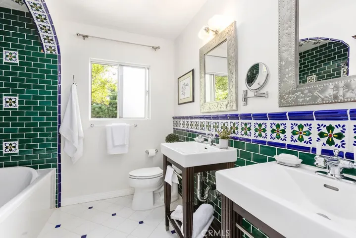 1710 N Los Robles, Pasadena, California 91104