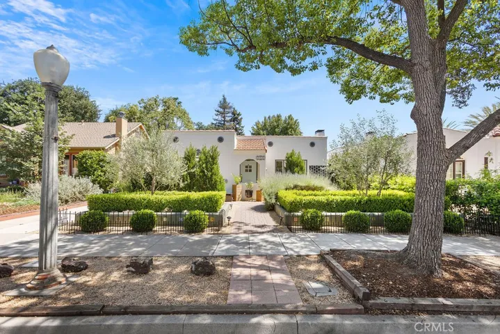 1710 N Los Robles, Pasadena, California 91104