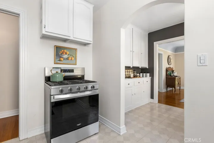 1710 N Los Robles, Pasadena, California 91104