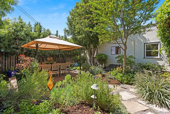 1710 N Los Robles, Pasadena, California 91104