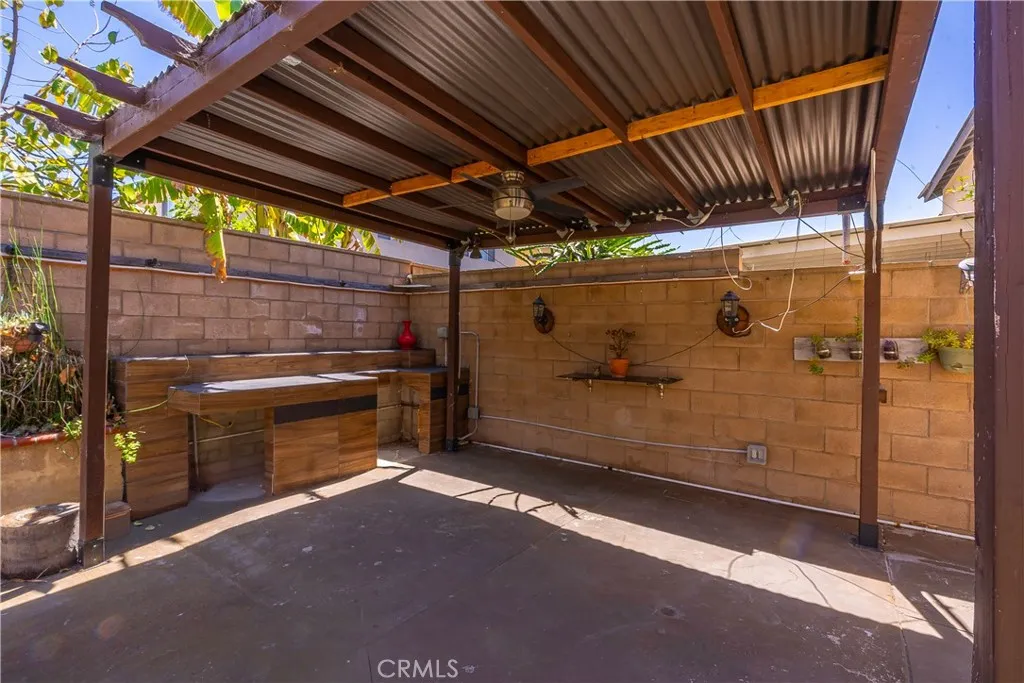 PERGOLA / BBQ AREA